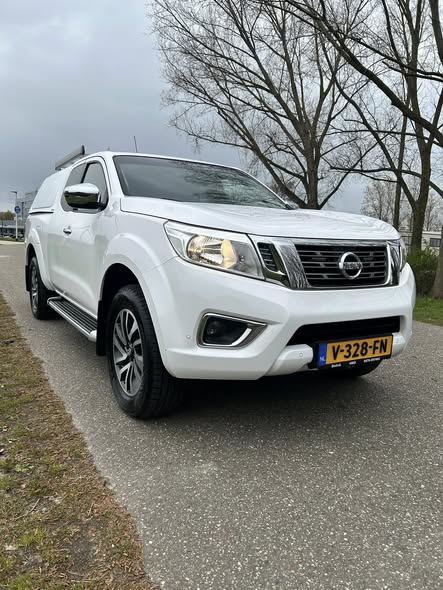 Nissan Navara 2.3 dCi Visia double cab snoeks